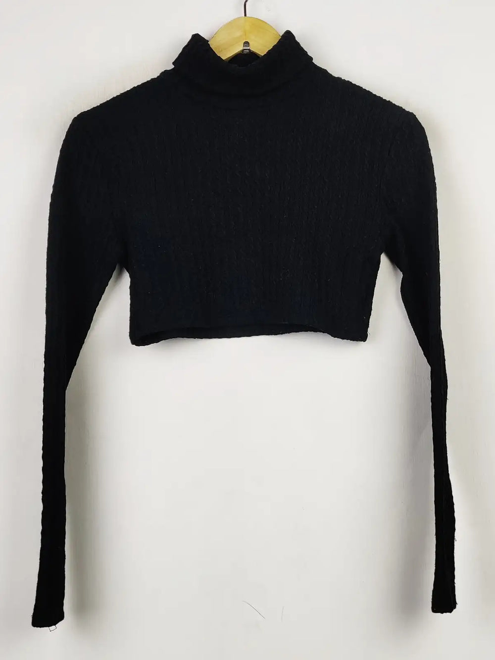 Buy online pre-used pre-loved 100% authentic & Original branded Bershka (WCT-1666) available in Pakistan. Top international brands avilable.