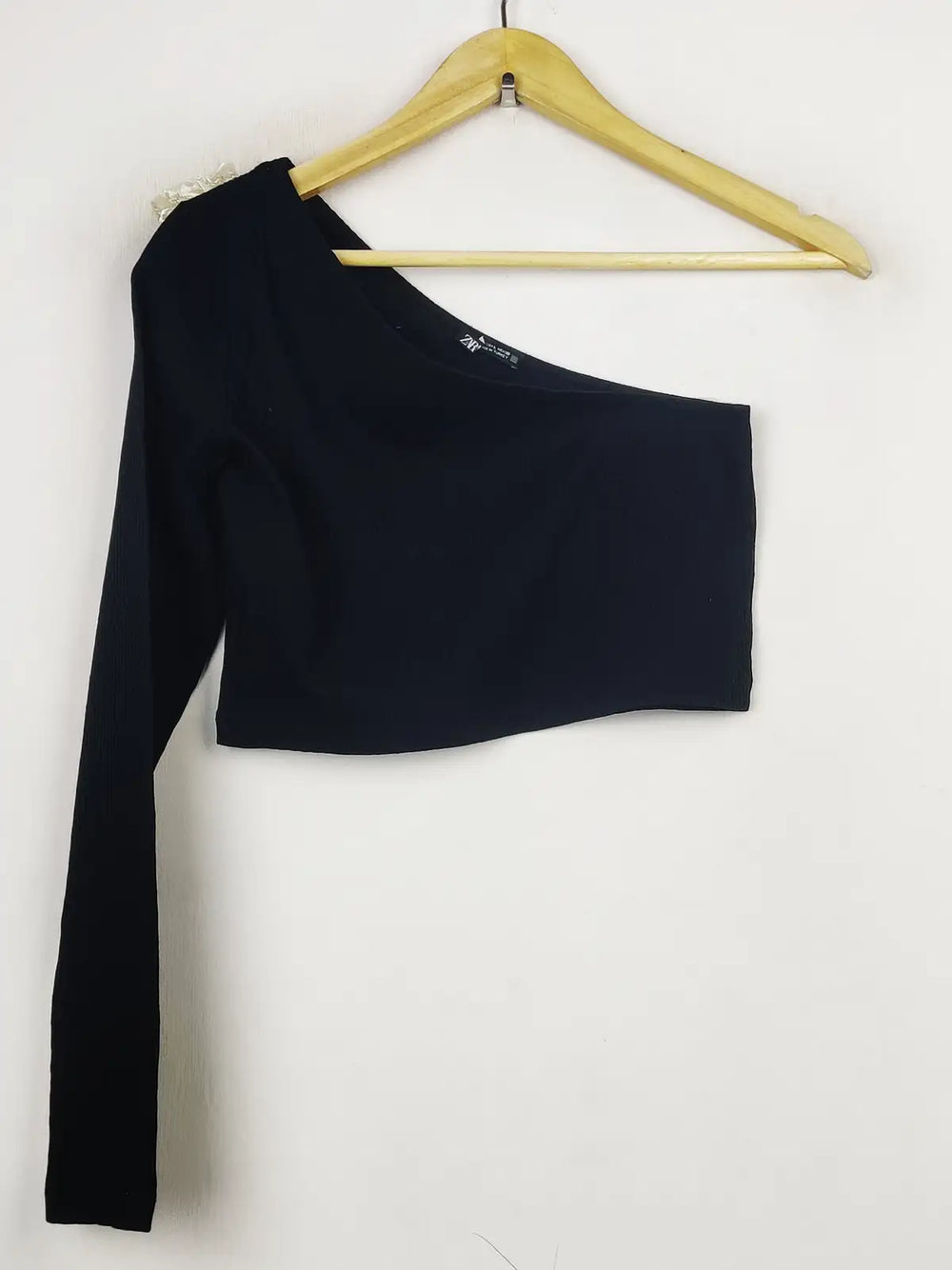 Buy online pre-used pre-loved 100% authentic & Original branded Zara (WCT-1758) available in Pakistan. Top international brands avilable.