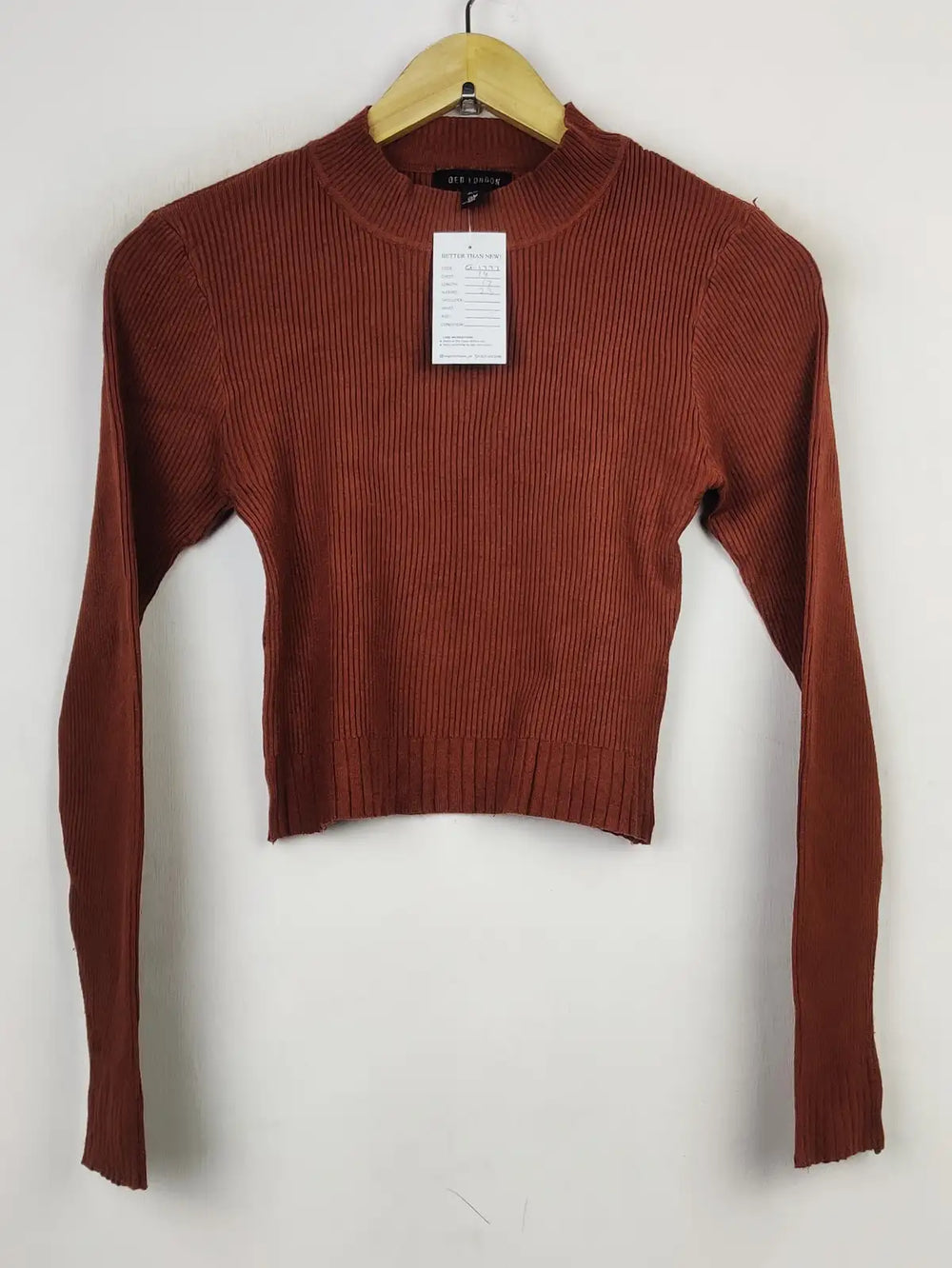 Buy online pre-used pre-loved 100% authentic & Original branded Qed London (WCT-1777) available in Pakistan. Top international brands avilable.