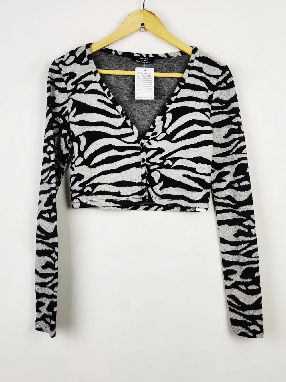 Buy online pre-used pre-loved 100% authentic & Original branded Bershka (WCT-2001) available in Pakistan. Top international brands avilable.