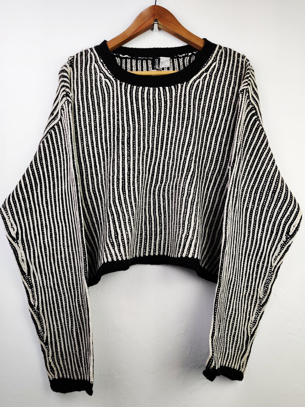 Buy online pre-used pre-loved 100% authentic & Original branded H&M (WCT-217) available in Pakistan. Top international brands avilable.