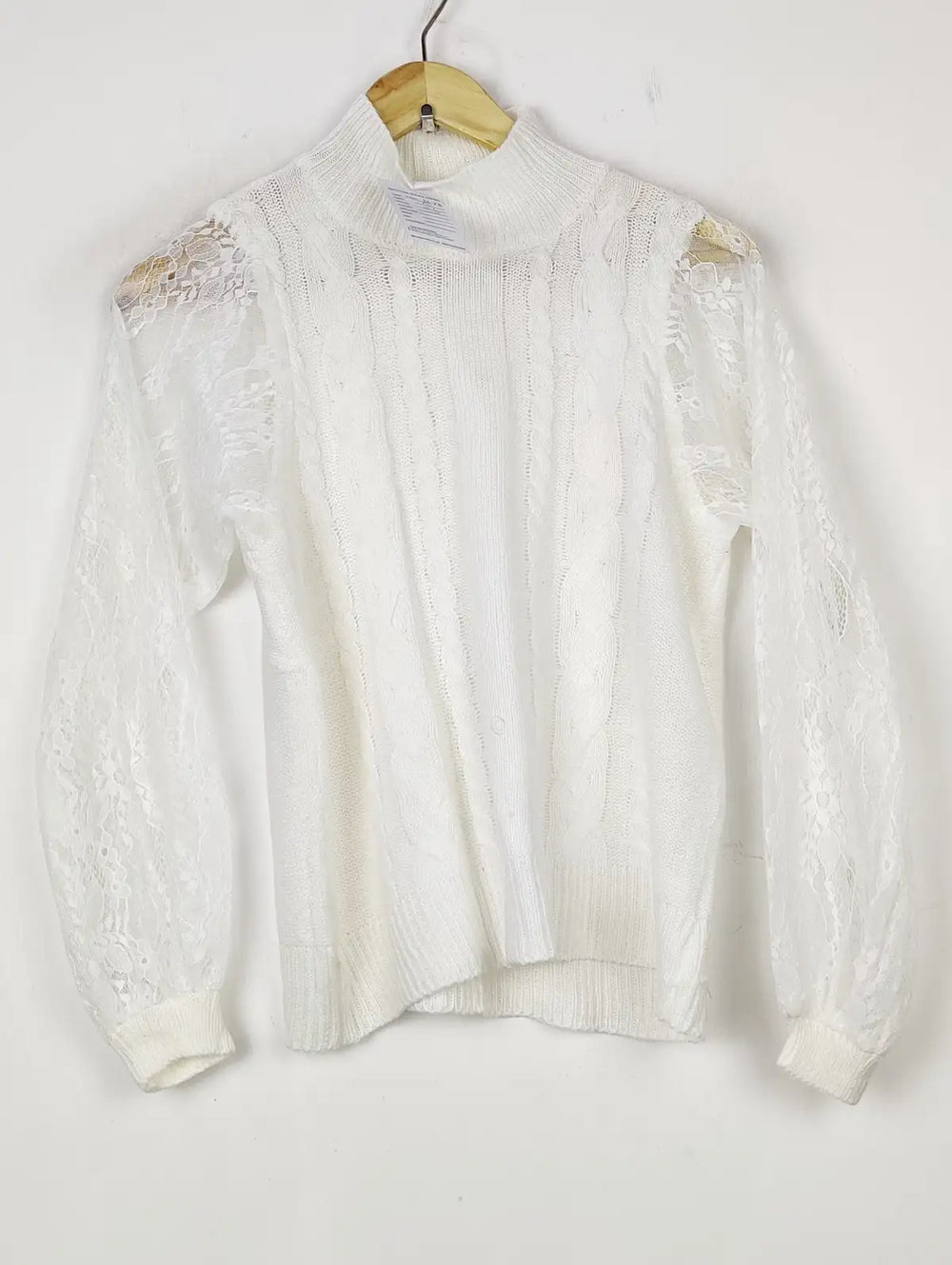 Buy online pre-used pre-loved 100% authentic & Original branded Unknown Brand (WCT-2678) available in Pakistan. Top international brands avilable.