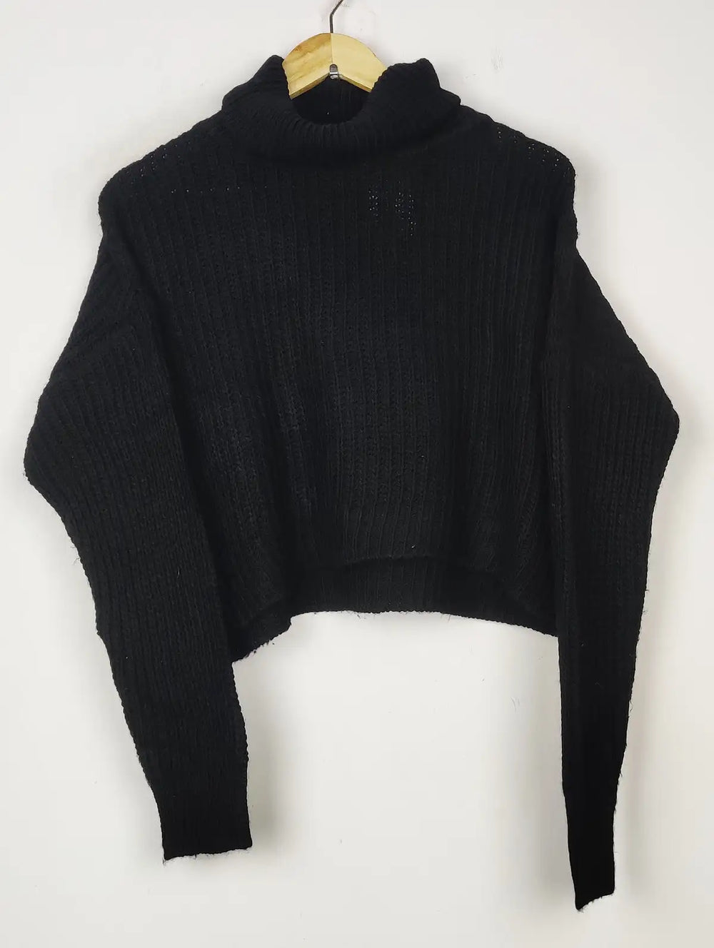 Buy online pre-used pre-loved 100% authentic & Original branded Unknown Brand (WCT-2792) available in Pakistan. Top international brands avilable.