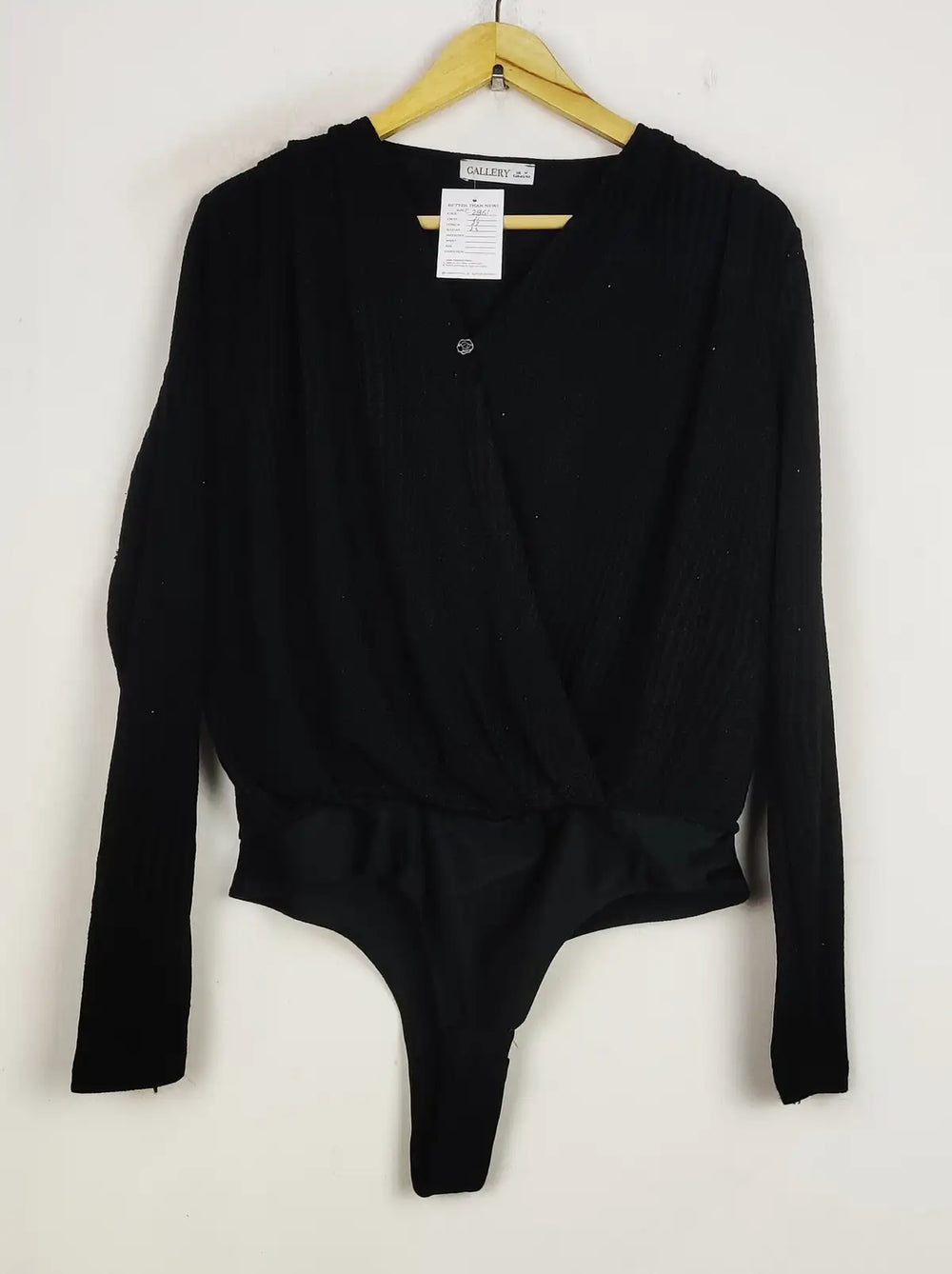 Buy online pre-used pre-loved 100% authentic & Original branded Gallery (WCT-2861) available in Pakistan. Top international brands avilable.