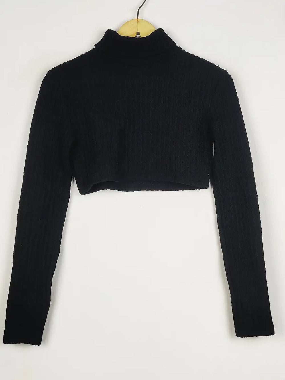 Buy online pre-used pre-loved 100% authentic & Original branded Bershka (WCT-3056) available in Pakistan. Top international brands avilable.