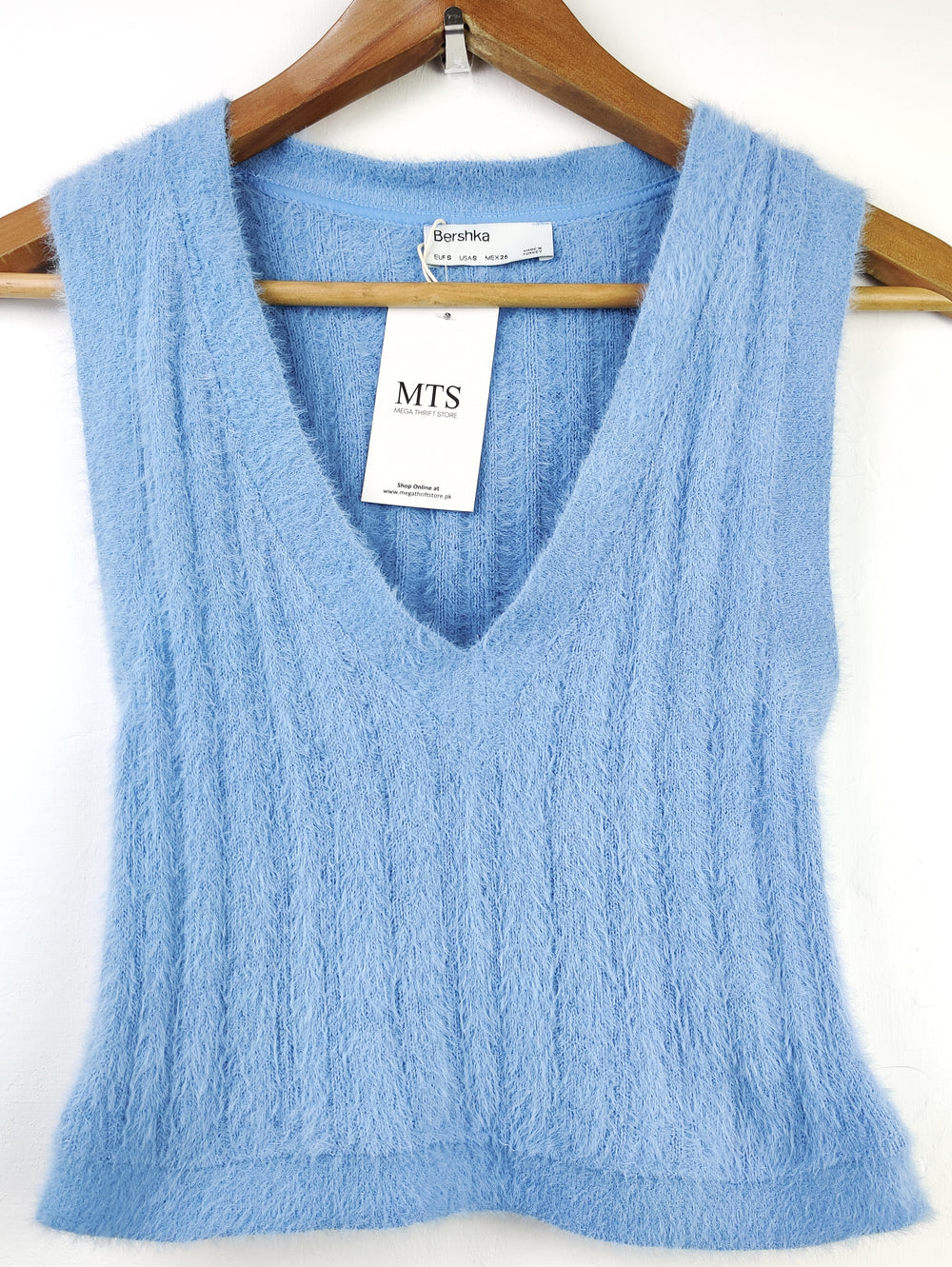 Buy online pre-used pre-loved 100% authentic & Original branded Bershka (WCT-305) available in Pakistan. Top international brands avilable.