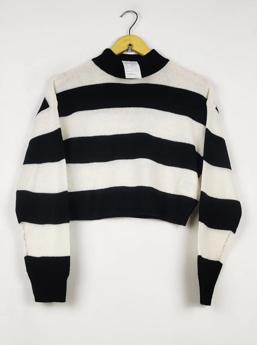 Buy online pre-used pre-loved 100% authentic & Original branded H&M (WCT-3263) available in Pakistan. Top international brands avilable.