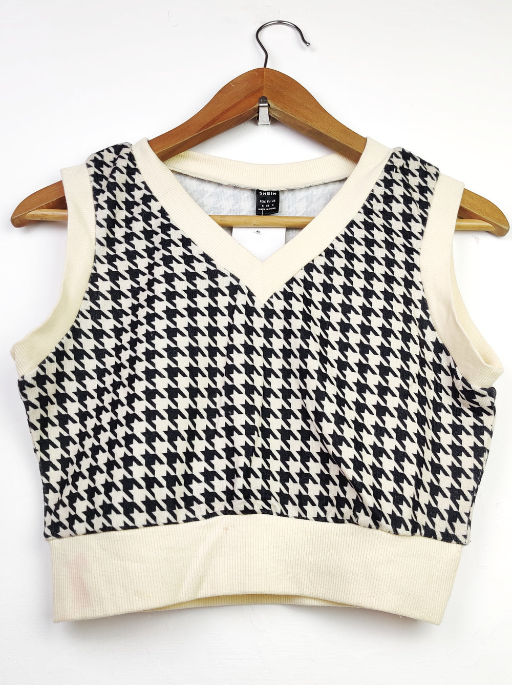 Buy online pre-used pre-loved 100% authentic & Original branded Shana (WCT-339) available in Pakistan. Top international brands avilable.