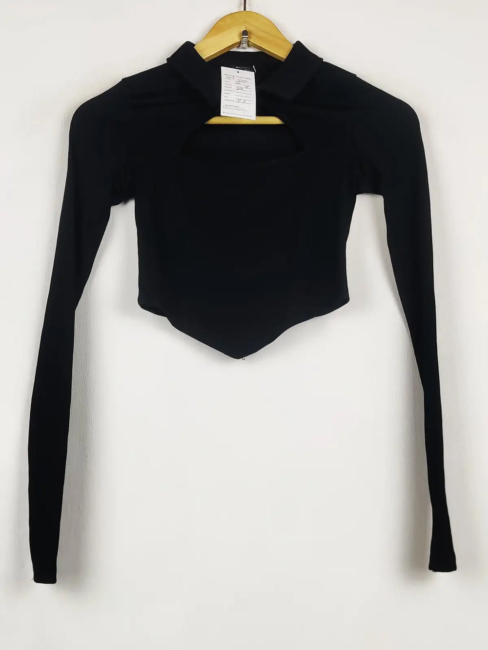 Buy online pre-used pre-loved 100% authentic & Original branded Bershka (WCT-3500) available in Pakistan. Top international brands avilable.