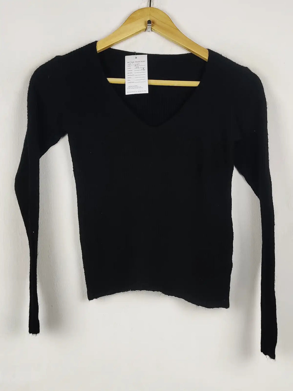 Buy online pre-used pre-loved 100% authentic & Original branded Unknown Brand (WCT-3511) available in Pakistan. Top international brands avilable.