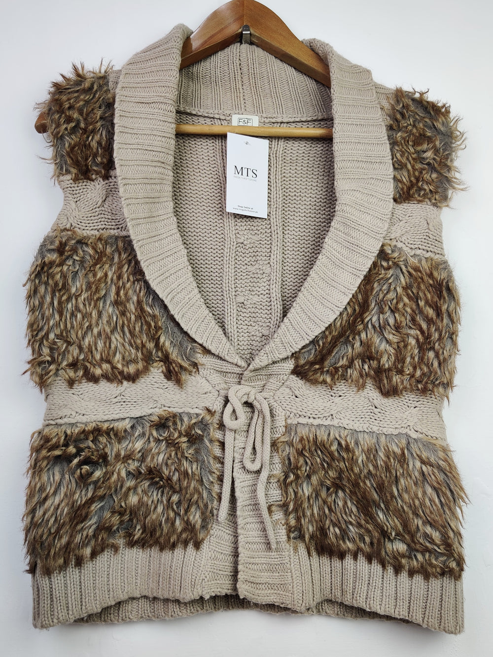 Buy online pre-used pre-loved 100% authentic & Original branded F&F (WCT-352) available in Pakistan. Top international brands avilable.