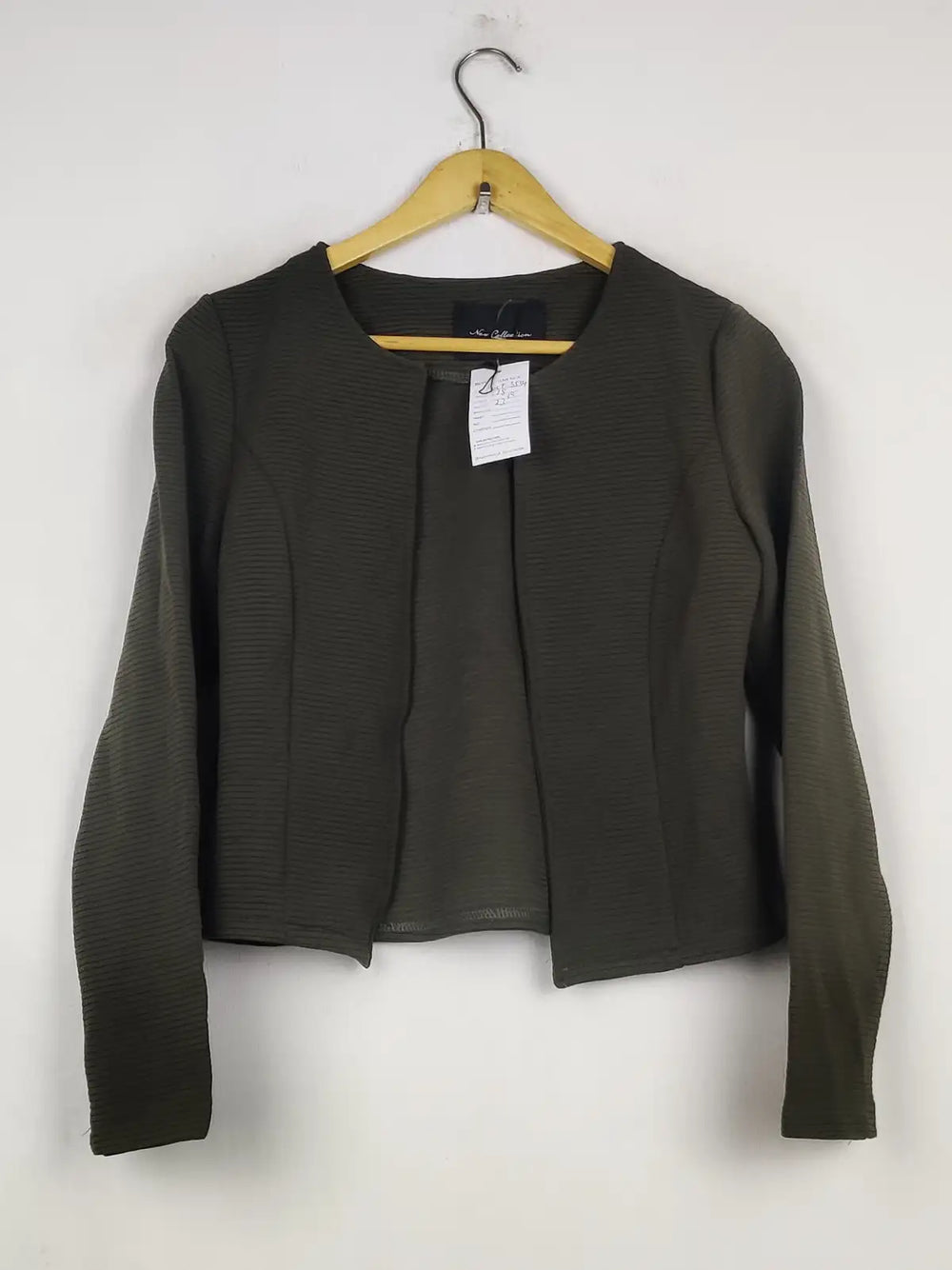 Buy online pre-used pre-loved 100% authentic & Original branded New Collection (WCT-3534) available in Pakistan. Top international brands avilable.