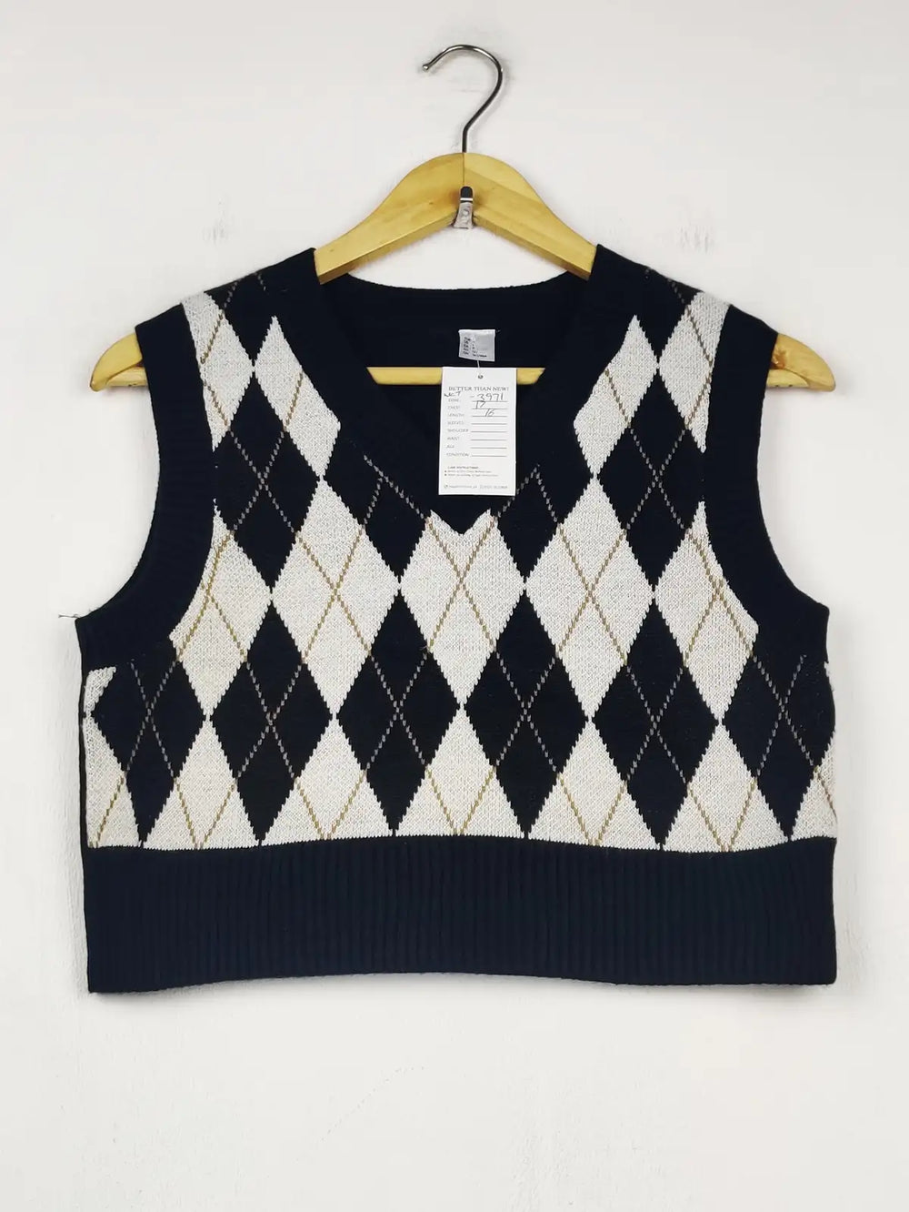 Buy online pre-used pre-loved 100% authentic & Original branded H&M (WCT-3971) available in Pakistan. Top international brands avilable.