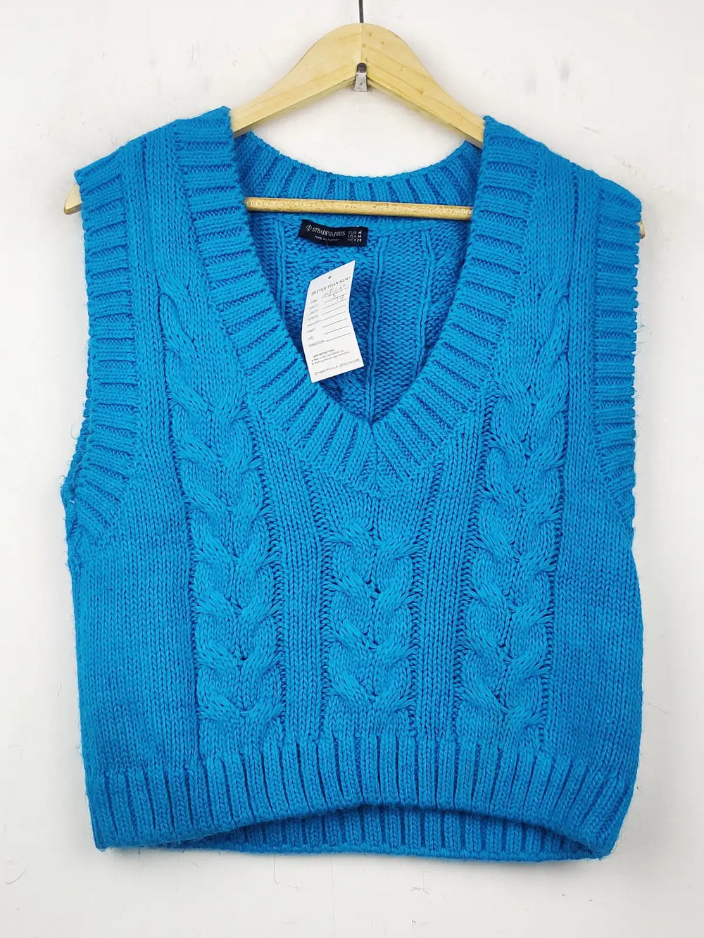 Buy online pre-used pre-loved 100% authentic & Original branded Stradivarius (WCT-660) available in Pakistan. Top international brands avilable.