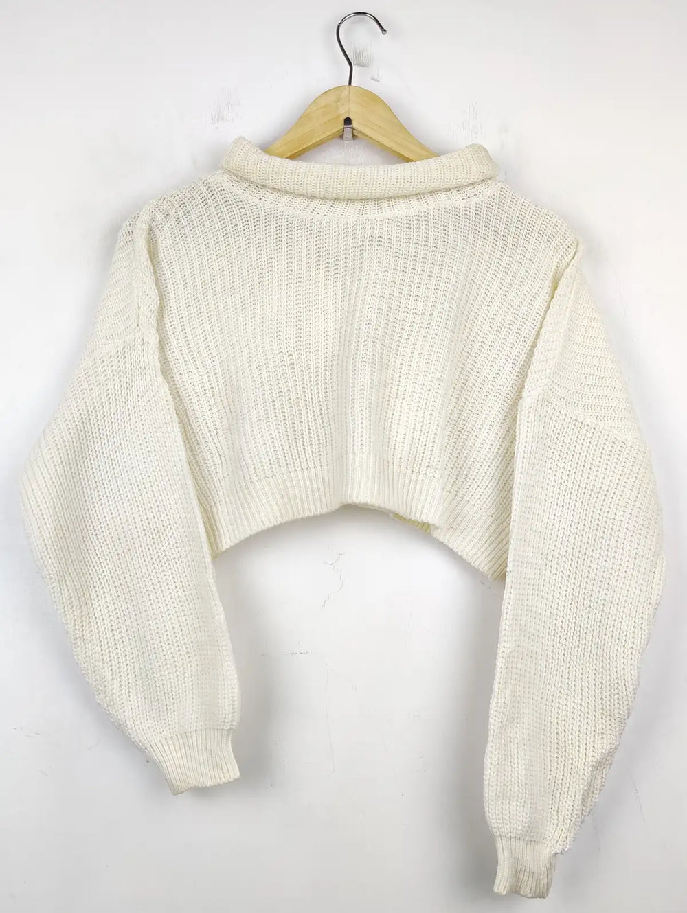 Buy online pre-used pre-loved 100% authentic & Original branded Unknown Brand (WCT-740) available in Pakistan. Top international brands avilable.