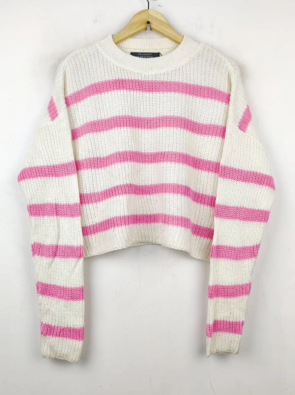 Buy online pre-used pre-loved 100% authentic & Original branded Nike (WCT-925) available in Pakistan. Top international brands avilable.