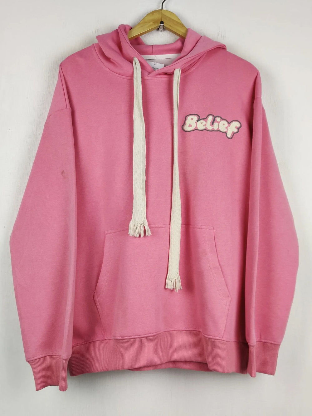 Buy online pre-used pre-loved 100% authentic & Original branded Unknown Brand (WH-02) available in Pakistan. Top international brands avilable.