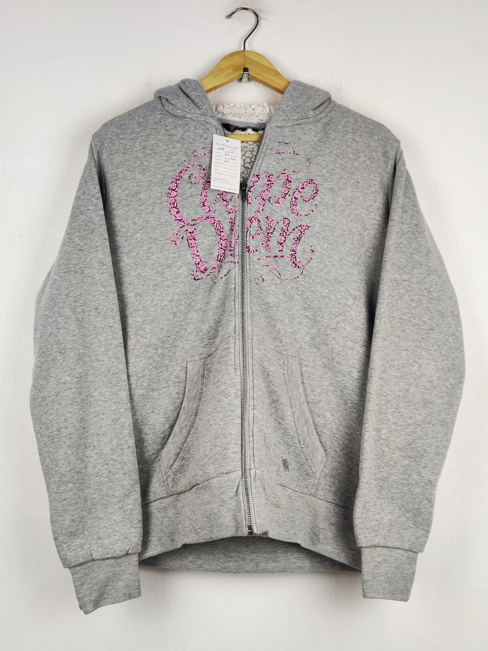 Buy online pre-used pre-loved 100% authentic & Original branded Universal People (WH-05) available in Pakistan. Top international brands avilable.