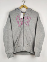 Buy online pre-used pre-loved 100% authentic & Original branded Universal People (WH-05) available in Pakistan. Top international brands avilable.