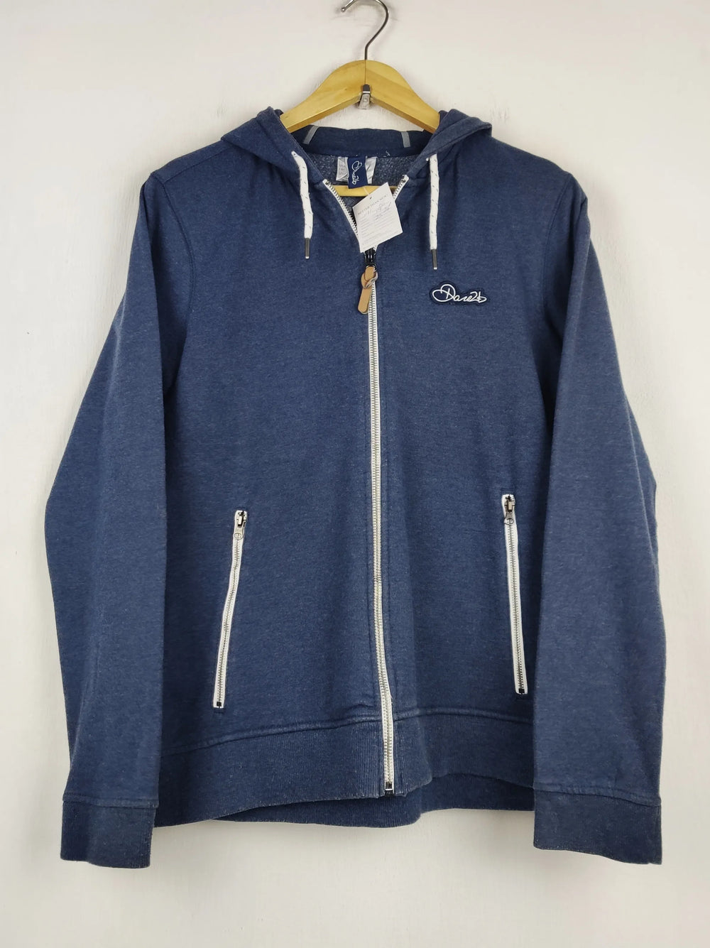 Buy online pre-used pre-loved 100% authentic & Original branded Dare 2B (WH-06) available in Pakistan. Top international brands avilable.