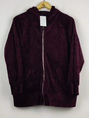 Buy online pre-used pre-loved 100% authentic & Original branded Unknown Brand (WH-135) available in Pakistan. Top international brands avilable.