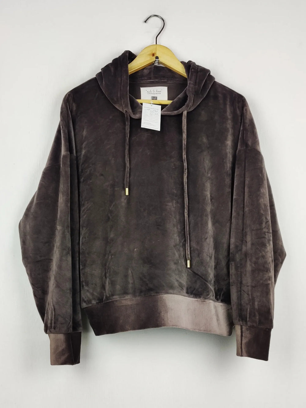 Buy online pre-used pre-loved 100% authentic & Original branded F&F (WH-141) available in Pakistan. Top international brands avilable.
