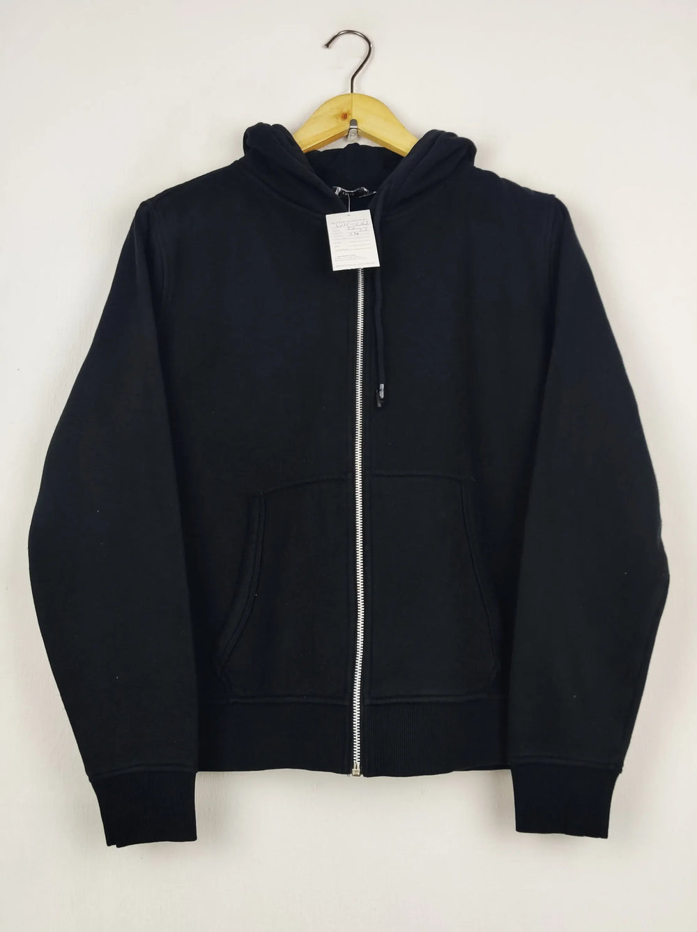 Buy online pre-used pre-loved 100% authentic & Original branded Tu (WH-262) available in Pakistan. Top international brands avilable.