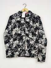 Buy online pre-used pre-loved 100% authentic & Original branded Peakperformance (WH-272) available in Pakistan. Top international brands avilable.