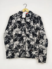 Buy online pre-used pre-loved 100% authentic & Original branded Peakperformance (WH-272) available in Pakistan. Top international brands avilable.