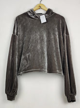 Buy online pre-used pre-loved 100% authentic & Original branded Zara (WH-279) available in Pakistan. Top international brands avilable.