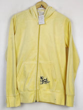 Buy online pre-used pre-loved 100% authentic & Original branded Unknown Brand (WH-284) available in Pakistan. Top international brands avilable.
