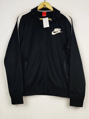 Buy online pre-used pre-loved 100% authentic & Original branded N.I.K.E (WH-45) available in Pakistan. Top international brands avilable.