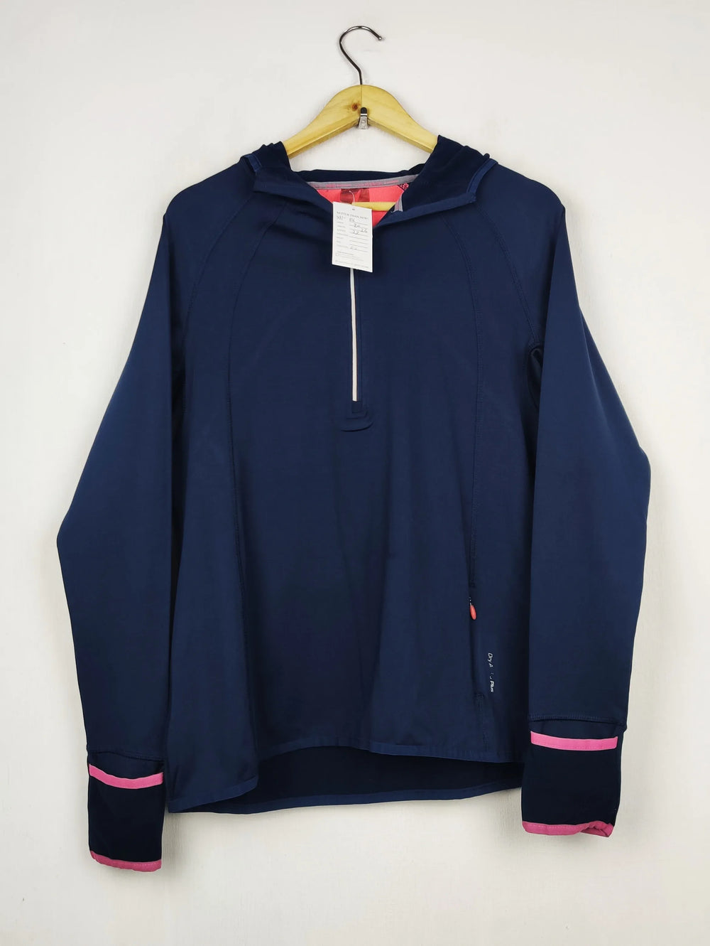 Buy online pre-used pre-loved 100% authentic & Original branded Active (WH-86) available in Pakistan. Top international brands avilable.