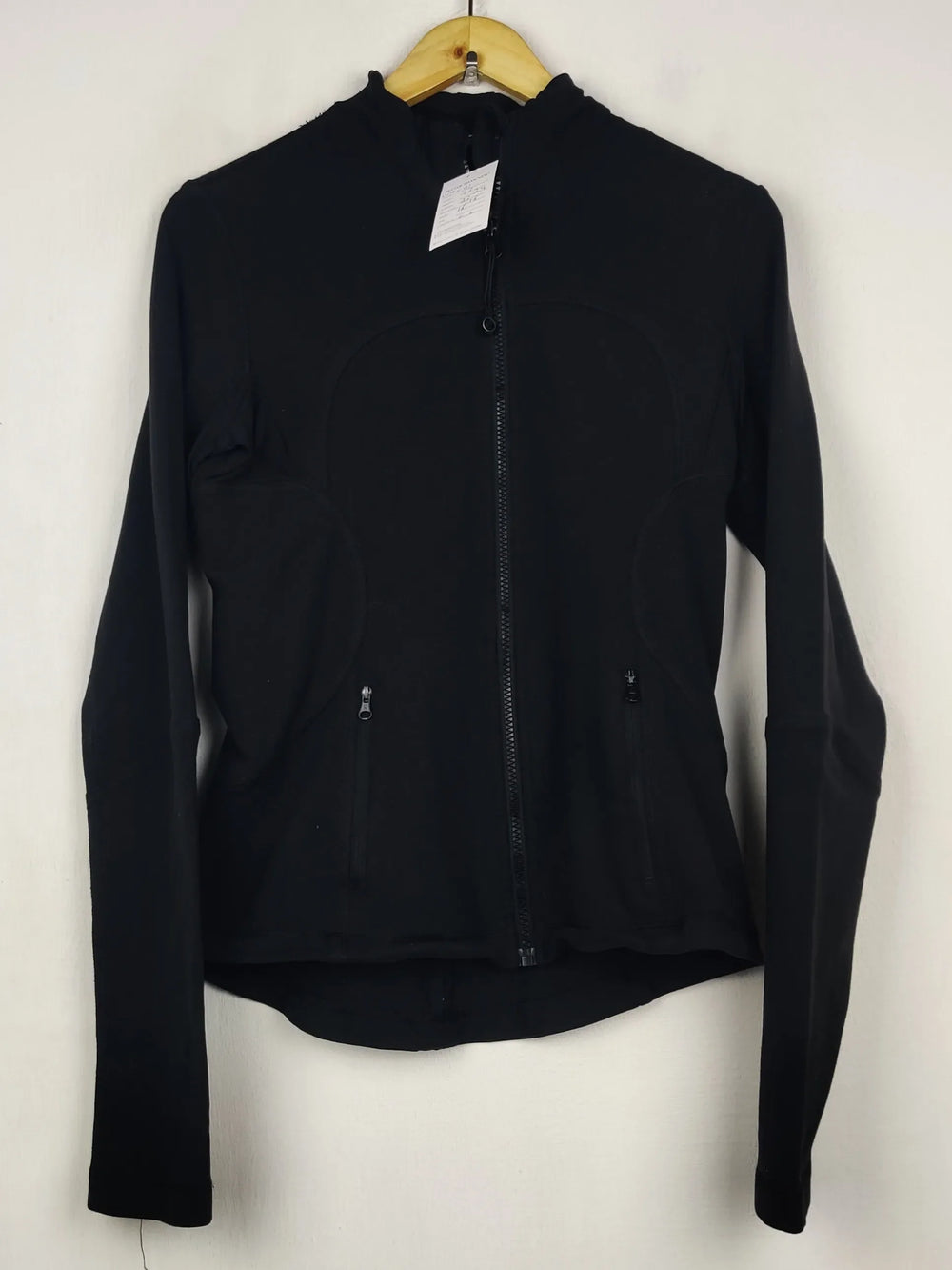 Buy online pre-used pre-loved 100% authentic & Original branded Unknown Brand (WH-91) available in Pakistan. Top international brands avilable.
