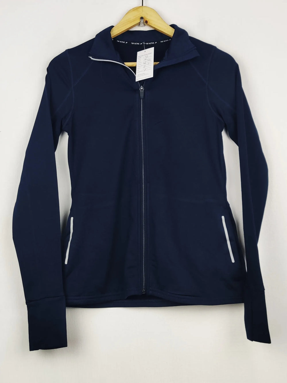 Buy online pre-used pre-loved 100% authentic & Original branded F&F (WH-99) available in Pakistan. Top international brands avilable.