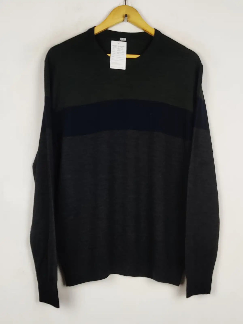 Buy online pre-used pre-loved 100% authentic & Original branded Uniqlo (WJS-175) available in Pakistan. Top international brands avilable.