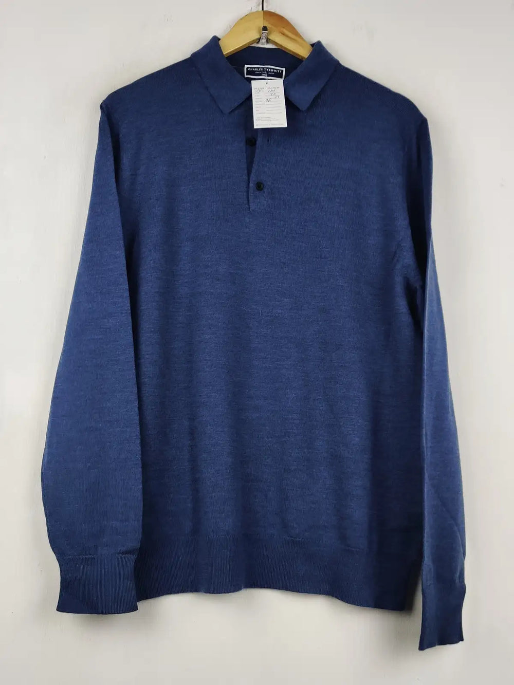 Buy online pre-used pre-loved 100% authentic & Original branded Charles Tyrwhitt (WJS-324) available in Pakistan. Top international brands avilable.