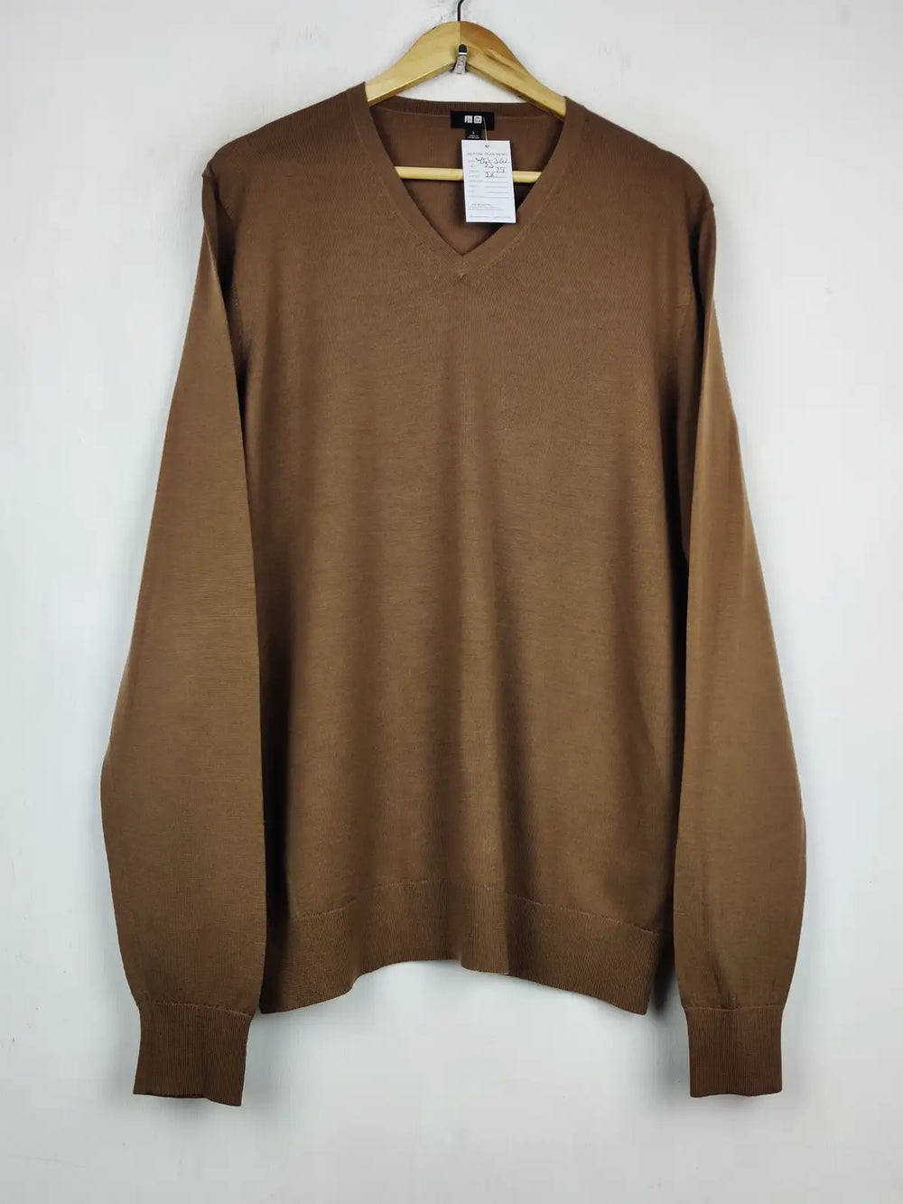 Buy online pre-used pre-loved 100% authentic & Original branded Uniqlo (WJS-362) available in Pakistan. Top international brands avilable.