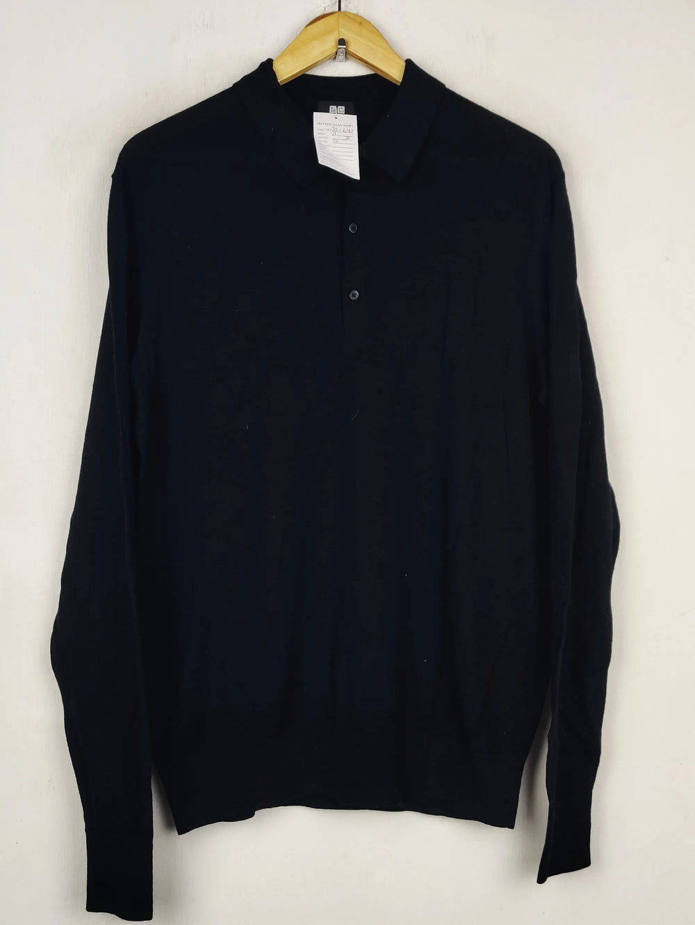 Buy online pre-used pre-loved 100% authentic & Original branded Uniqlo (WJS-641) available in Pakistan. Top international brands avilable.