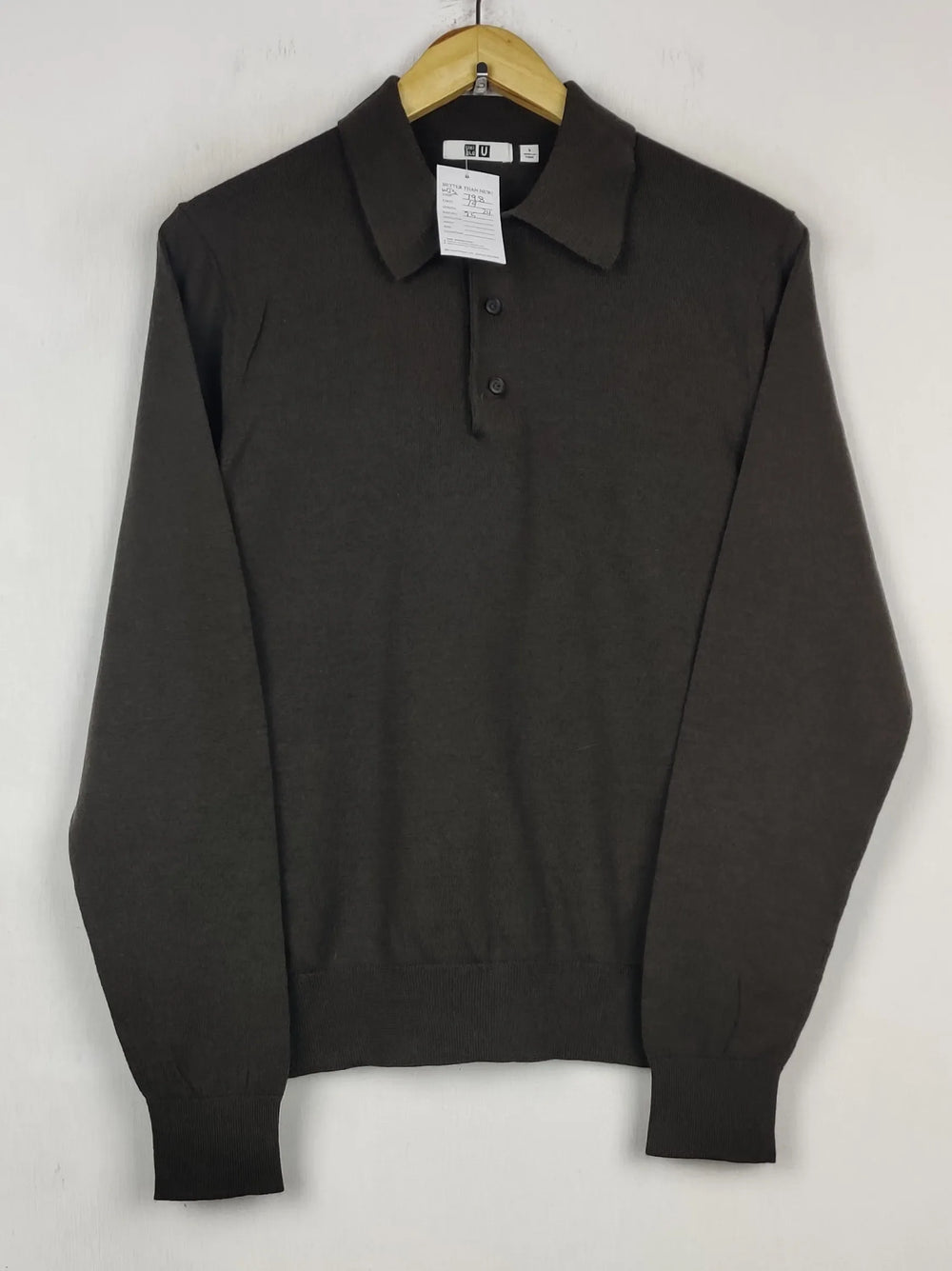 Buy online pre-used pre-loved 100% authentic & Original branded Uniqlo (WJS-798) available in Pakistan. Top international brands avilable.