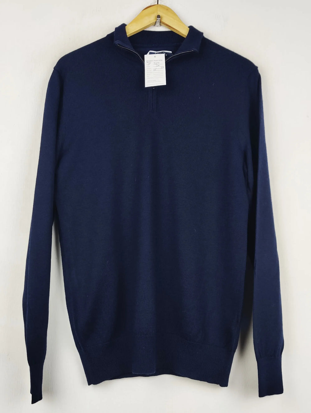 Buy online pre-used pre-loved 100% authentic & Original branded Charles Tyrwhitt (WJS-924) available in Pakistan. Top international brands avilable.