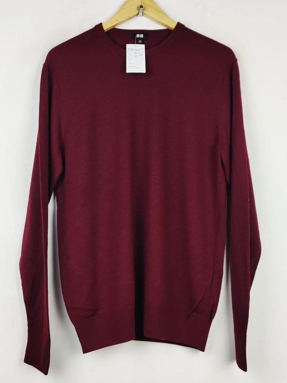 Buy online pre-used pre-loved 100% authentic & Original branded Uniqlo (WJS-999) available in Pakistan. Top international brands avilable.