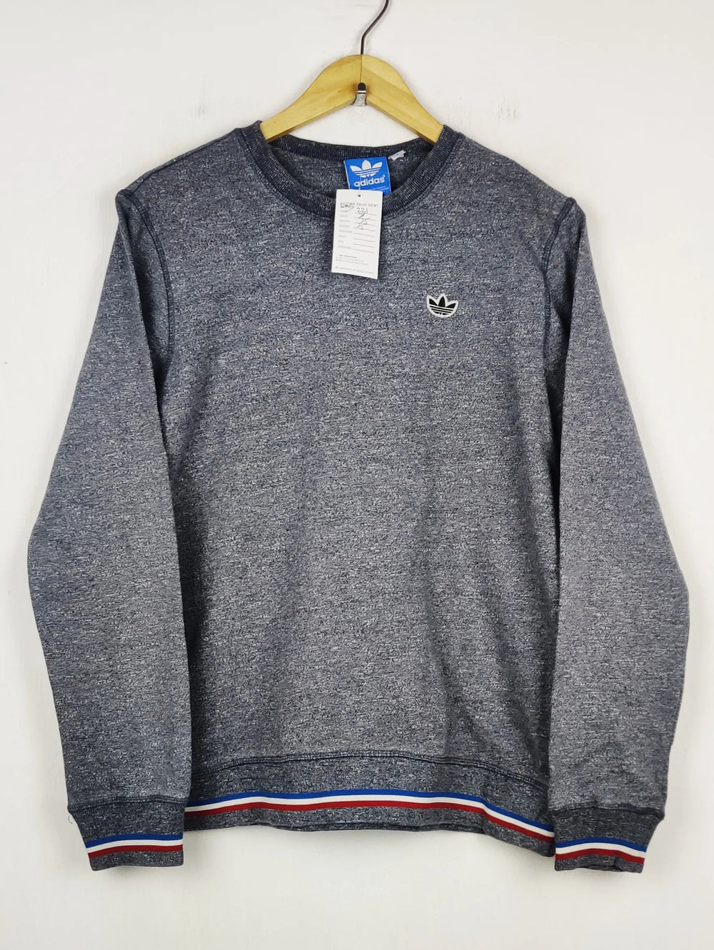 Buy online pre-used pre-loved 100% authentic & Original branded A.D.I.D.A.S (WMS-221) available in Pakistan. Top international brands avilable.