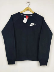 Buy online pre-used pre-loved 100% authentic & Original branded N.I.K.E (WMS-245) available in Pakistan. Top international brands avilable.