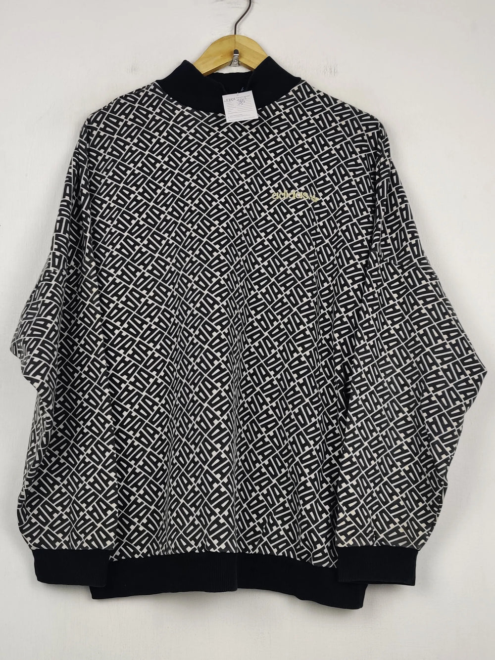 Buy online pre-used pre-loved 100% authentic & Original branded A.D.I.D.A.S (WMS-247) available in Pakistan. Top international brands avilable.
