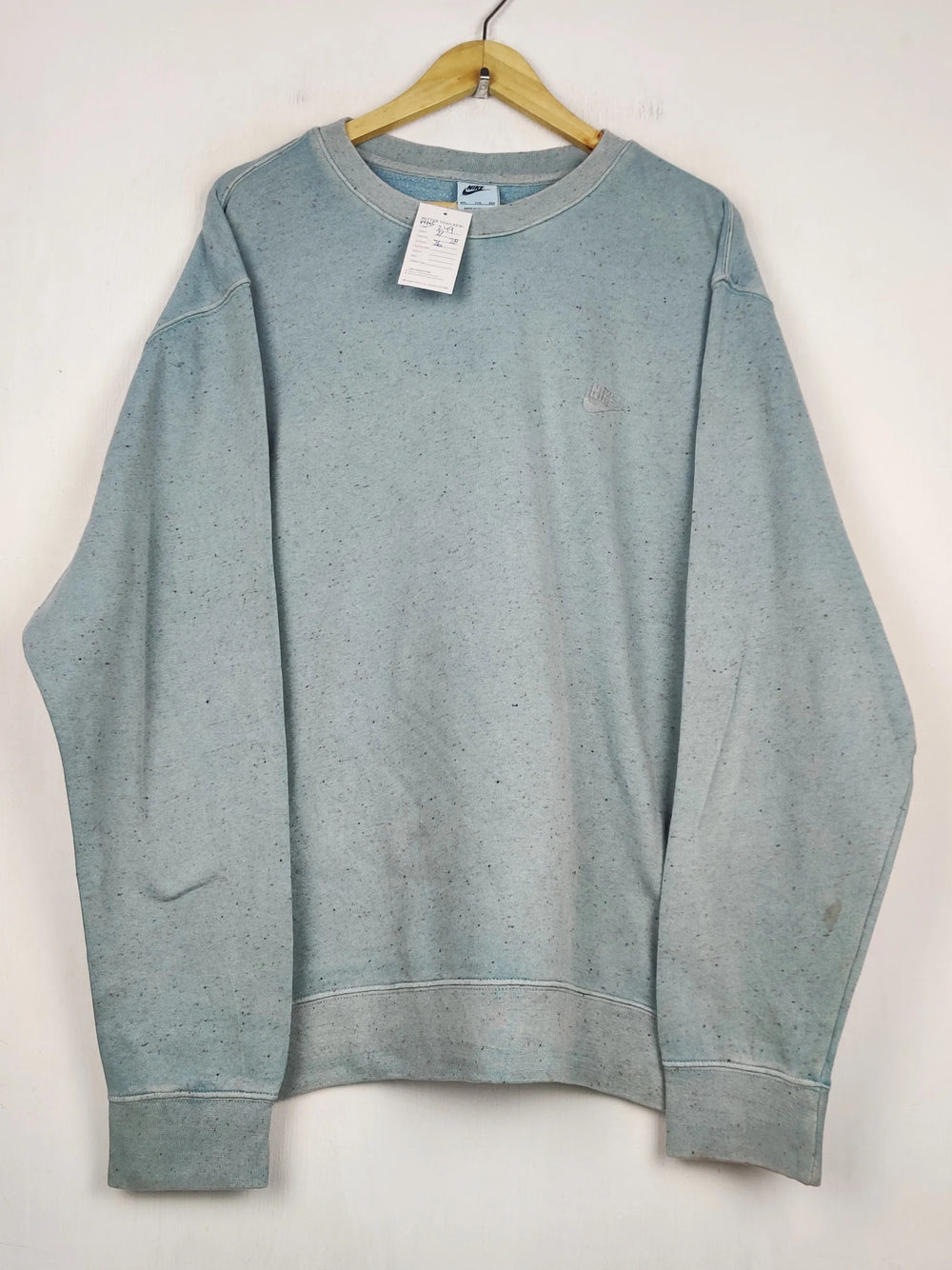 Buy online pre-used pre-loved 100% authentic & Original branded N.I.K.E (WMS-249) available in Pakistan. Top international brands avilable.