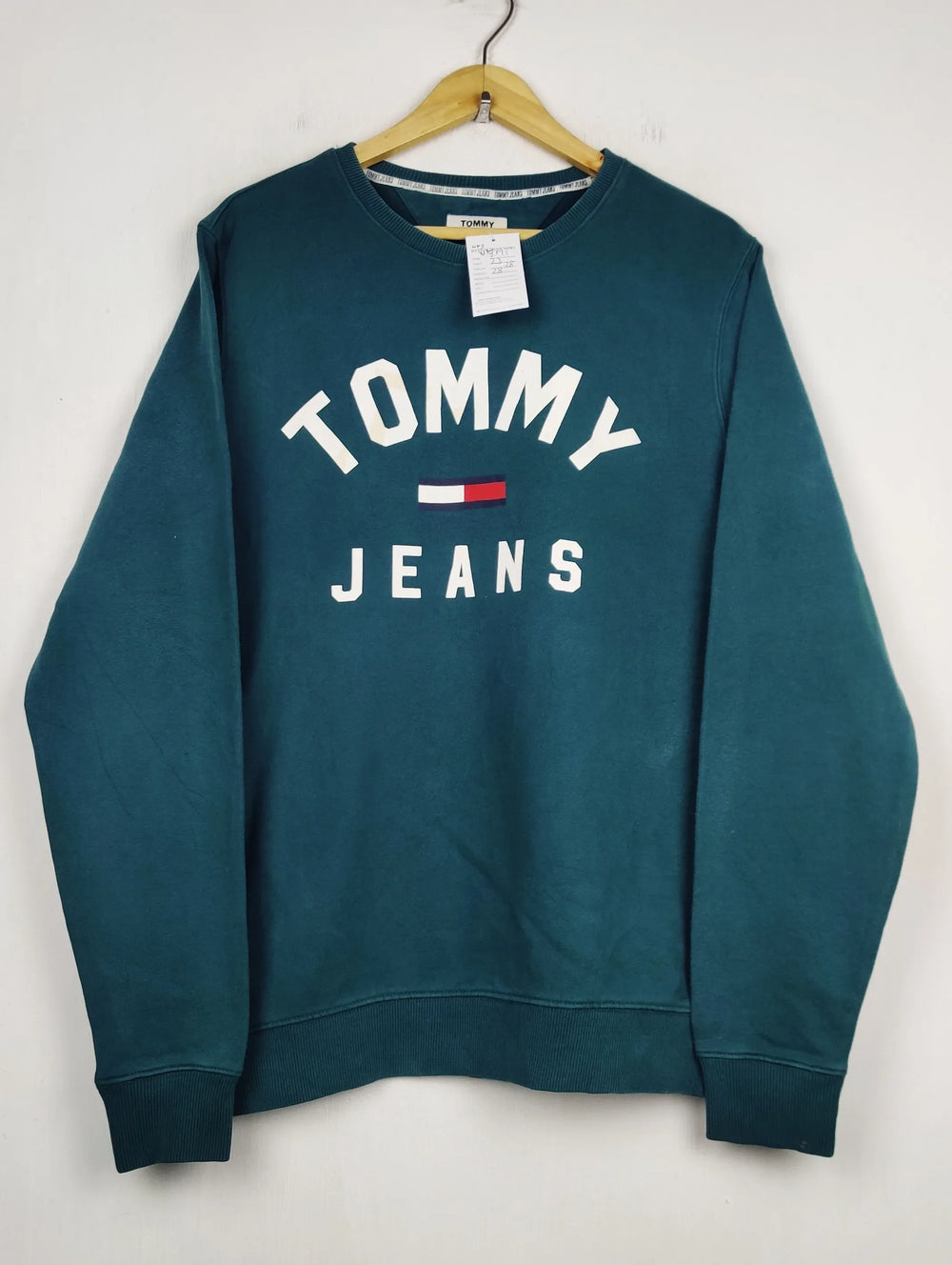 Buy online pre-used pre-loved 100% authentic & Original branded T.O.M.M.Y H.I.L.F.I.G.E.R (WMS-271) available in Pakistan. Top international brands avilable.
