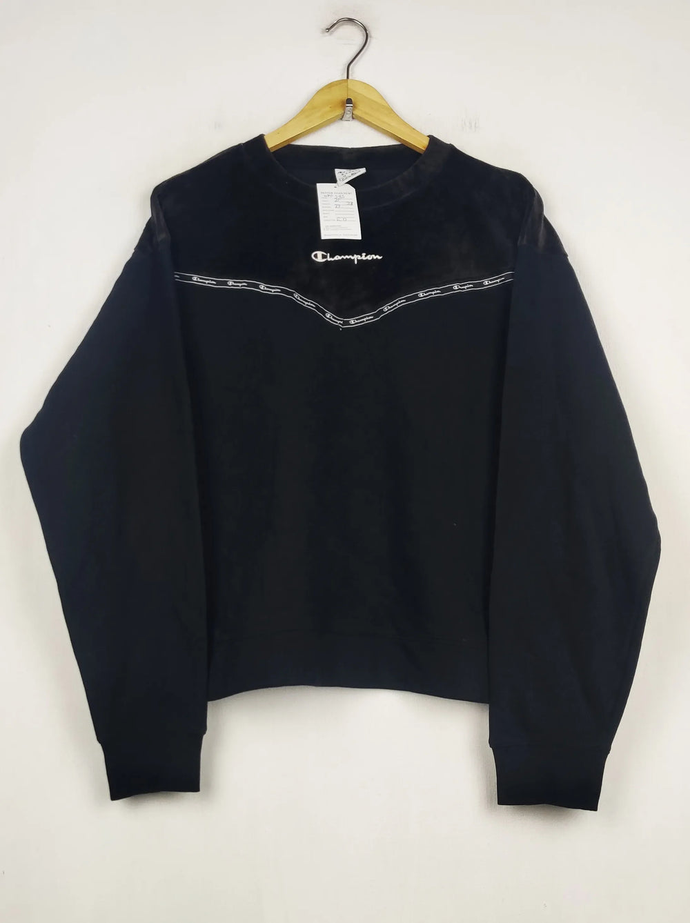 Buy online pre-used pre-loved 100% authentic & Original branded C.H.A.M.P.I.O.N (WMS-285) available in Pakistan. Top international brands avilable.
