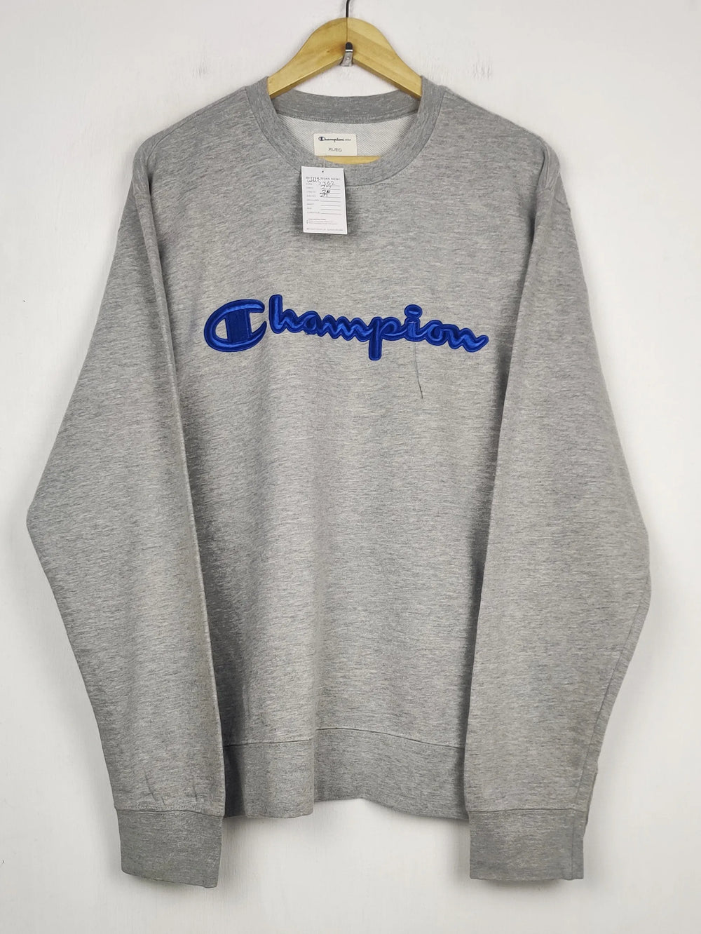 Buy online pre-used pre-loved 100% authentic & Original branded C.H.A.M.P.I.O.N (WMS-362) available in Pakistan. Top international brands avilable.