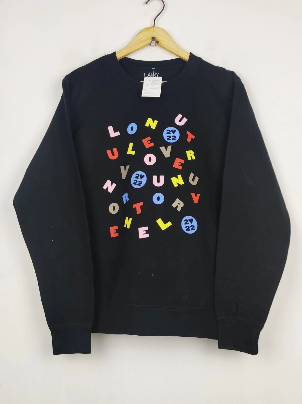 Buy online pre-used pre-loved 100% authentic & Original branded Harry Styles (WMS-380) available in Pakistan. Top international brands avilable.